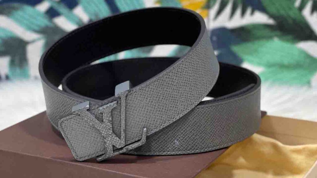 tali pinggang lv reversible monogram canvas and taiga leather belt