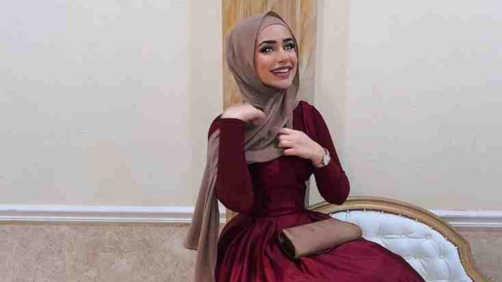 idea baju maroon tudung warna coklat gelap