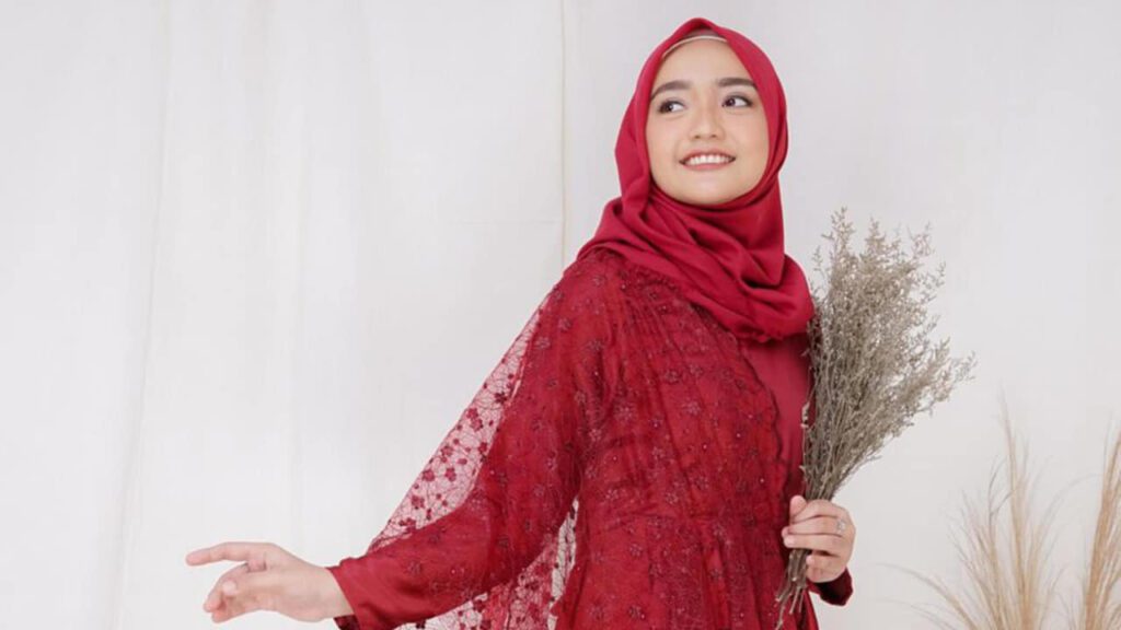 tudung warna merah segar