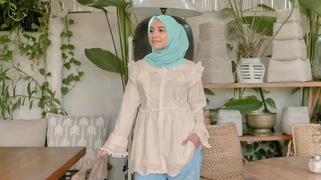 baju coklat milo tudung warna biru pastel