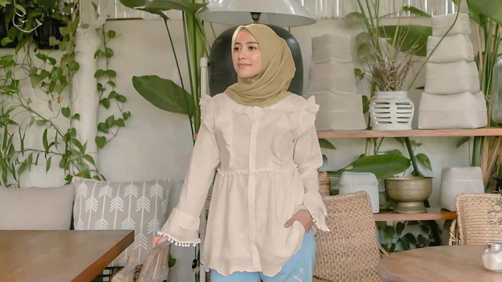 baju coklat milo tudung warna champagne