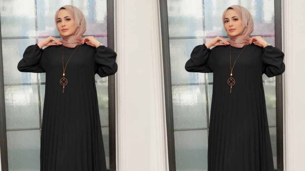 baju hitam tudung warna coklat gelap