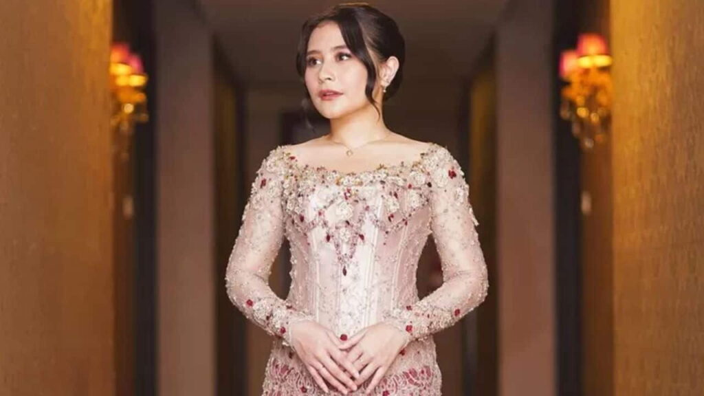 fesyen baju kebaya nyonya, kebaya moden off shoulder