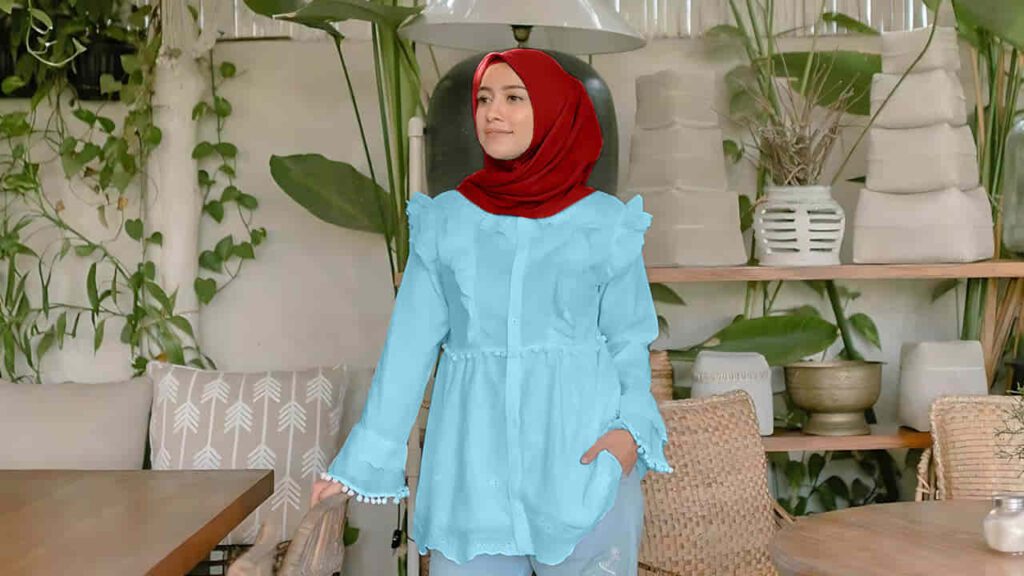 baju baby blue tudung warna merah maroon