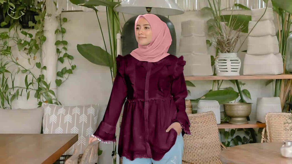 baju burgundy tudung warna baby pink