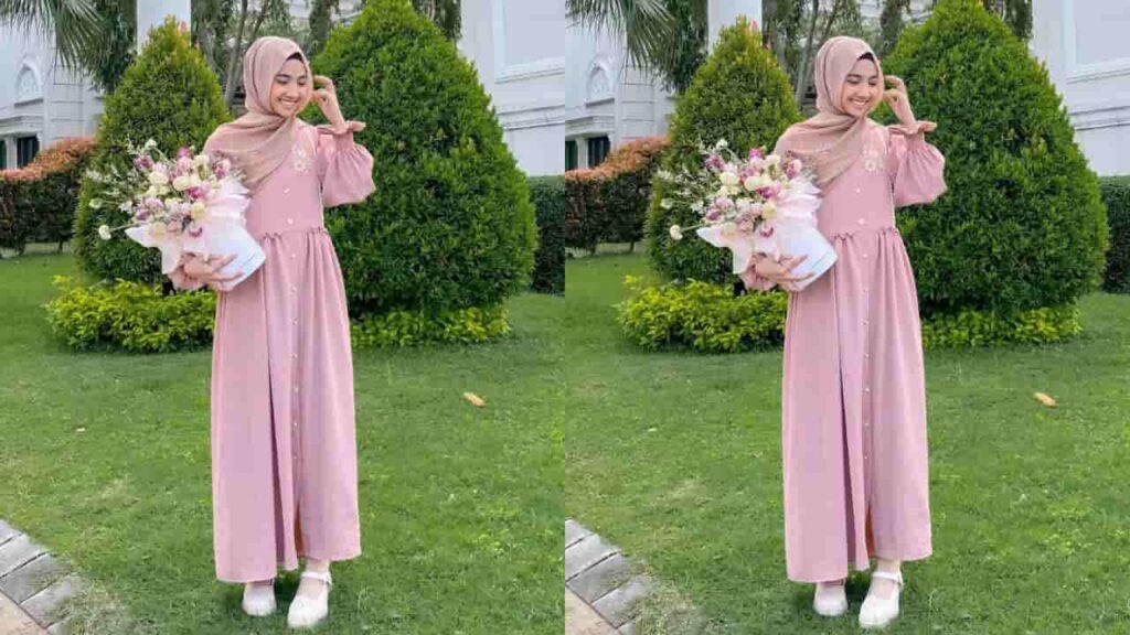 baju pink tudung warna coklat muda