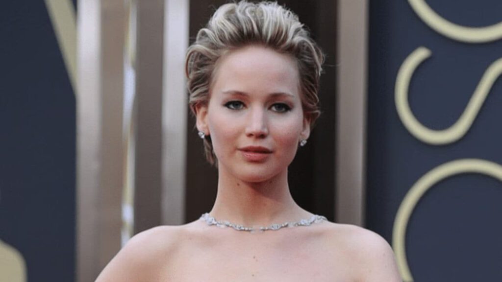 model rambut pendek wanita gemuk, pixie ala jennifer lawrence